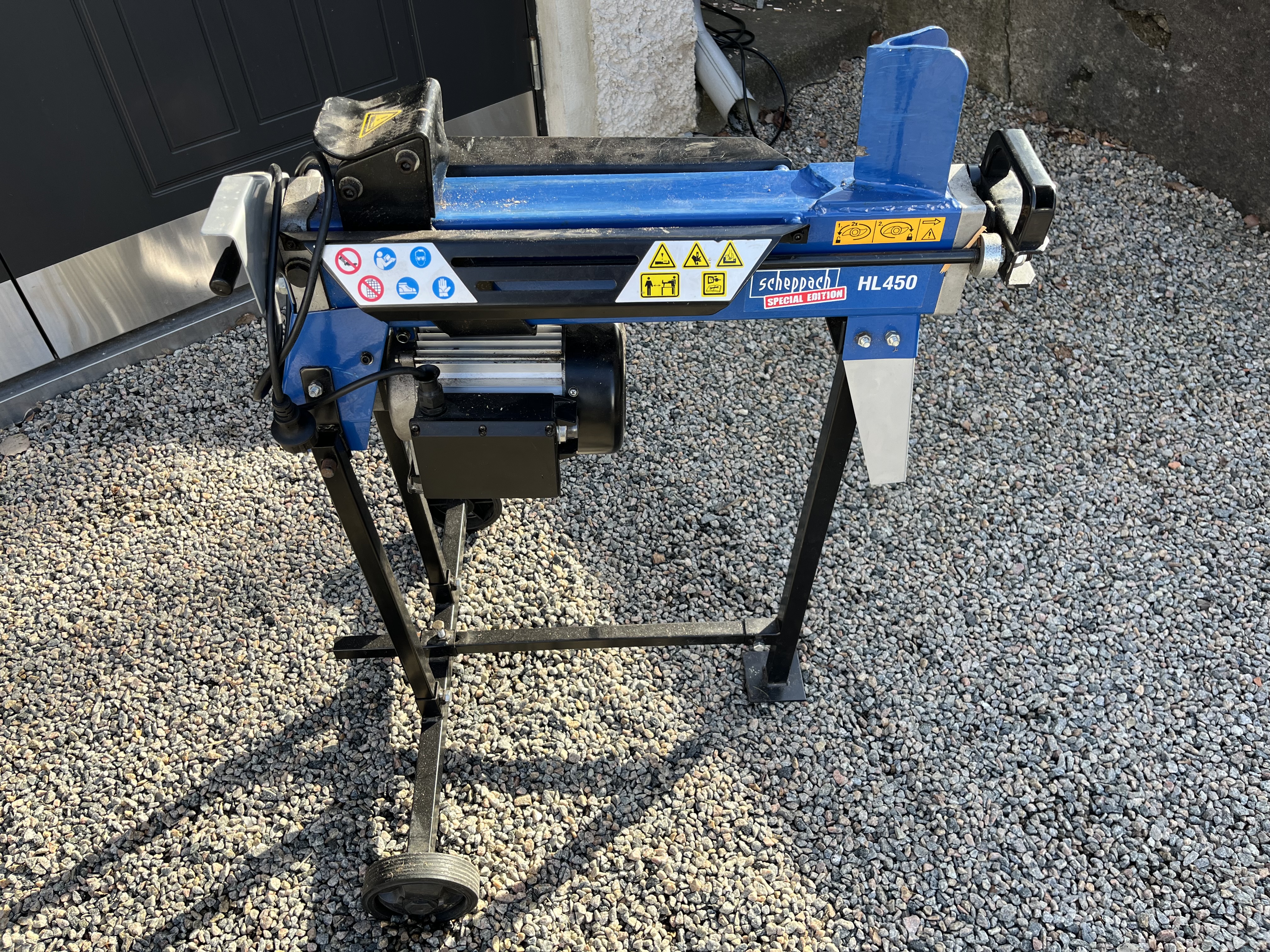 Hydraulisk vedklyv med stativ