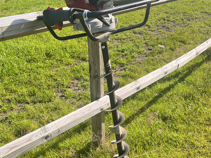 Bensindriven jordborr