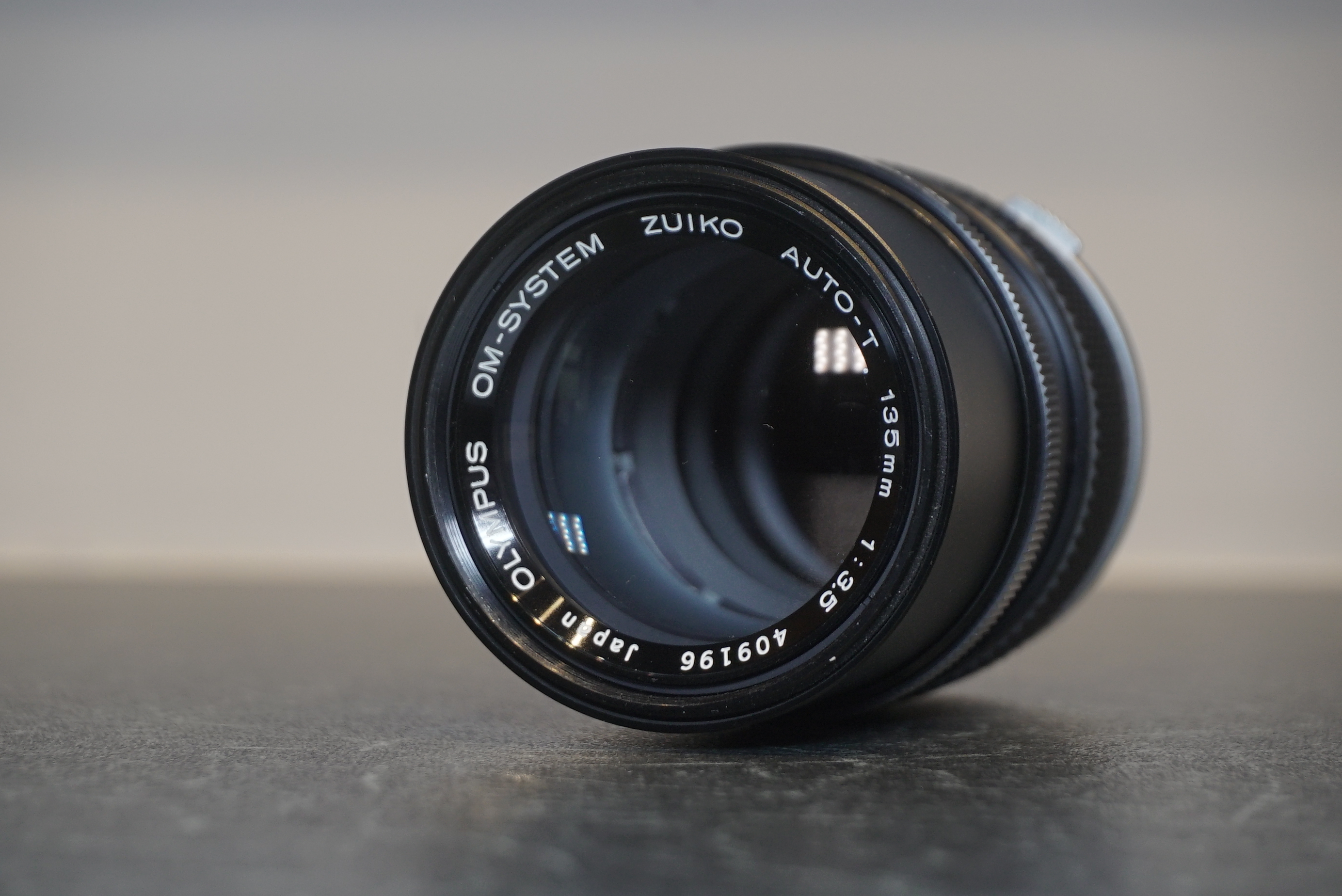 Olympus zuiko 135mm f/3.5 manual focus prime lens (olympus om mount)