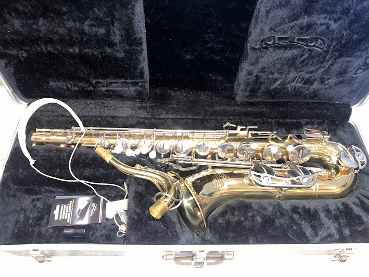 Buescher aristocrat “200” tenor saxophone