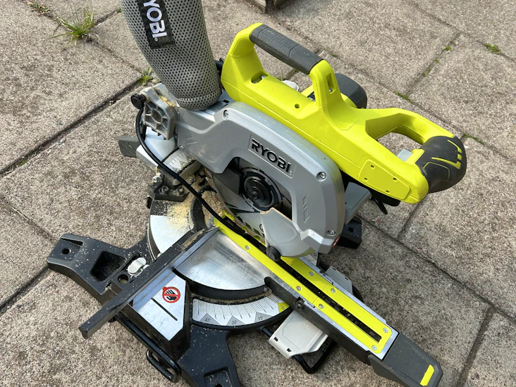 Kap & gersåg utan stativ ryobi