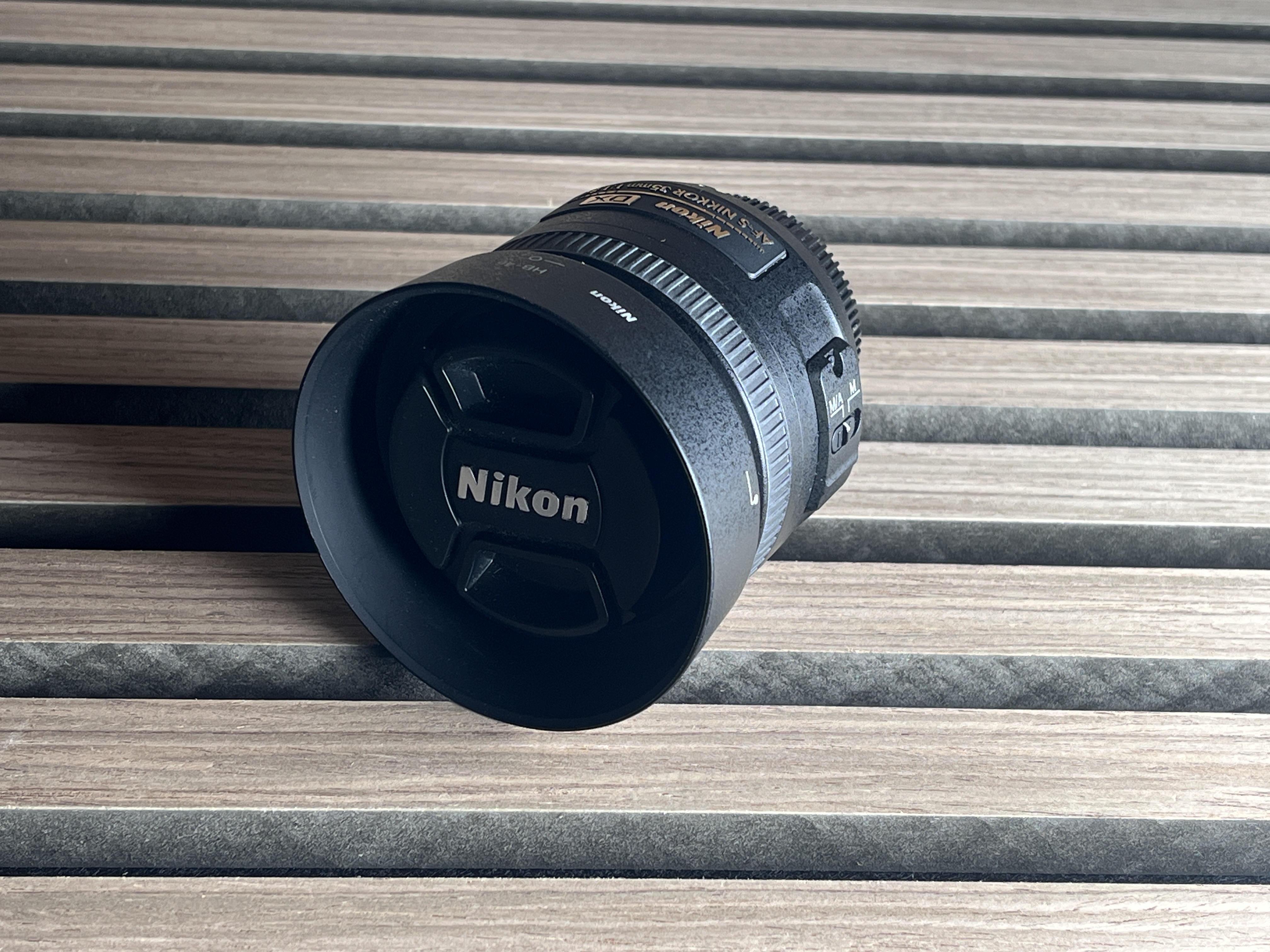 Nikon 35mm prime lens + lens hood – sharp, bright & perfect for everyday