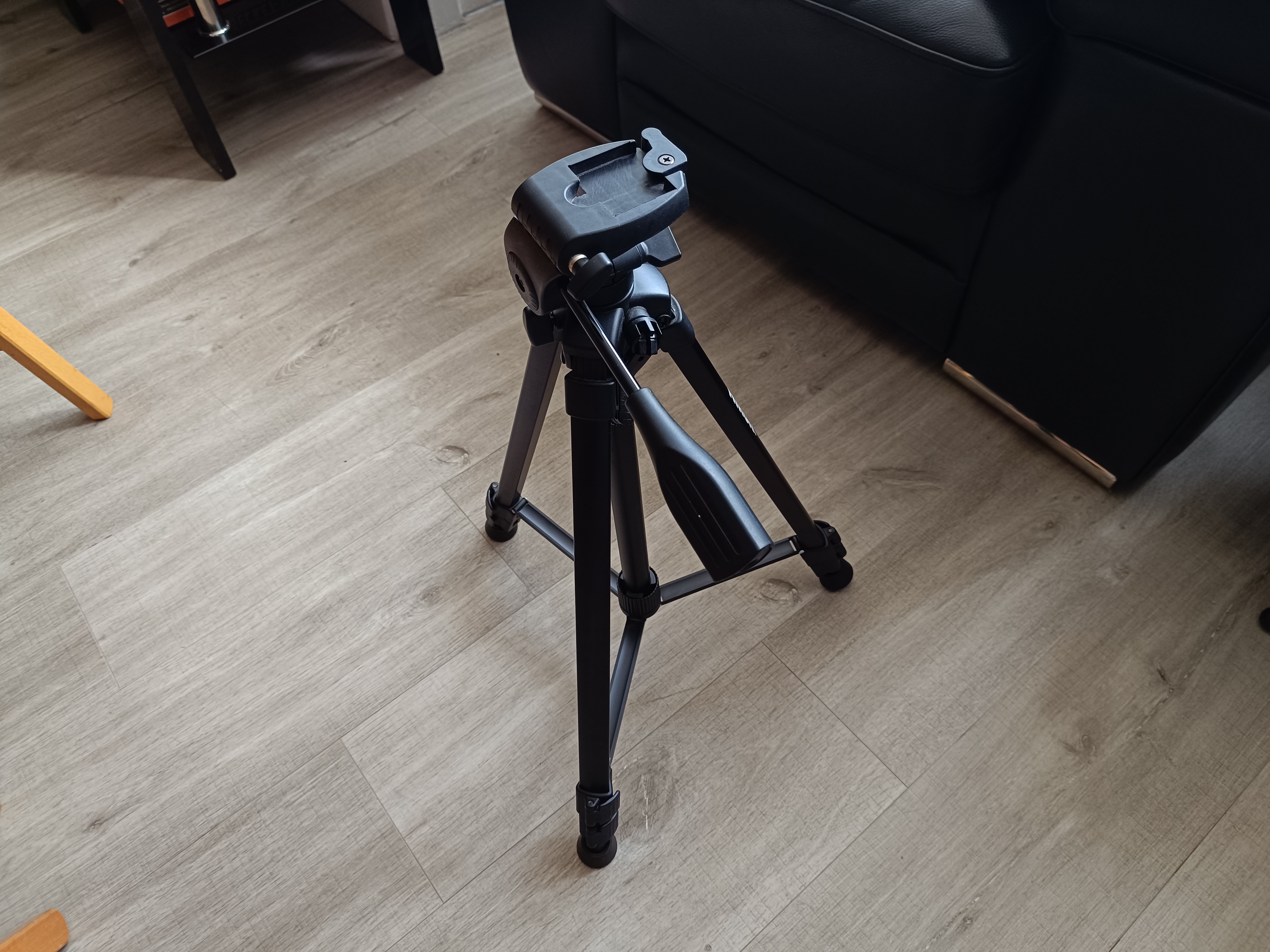 Camera tripod