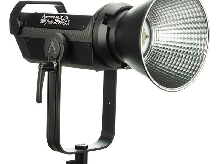 Aputure 300d light storm