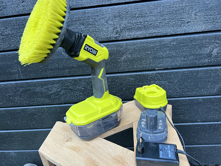 Vaskebørste til bil - rengjøringsbørste ryobi - r18cps