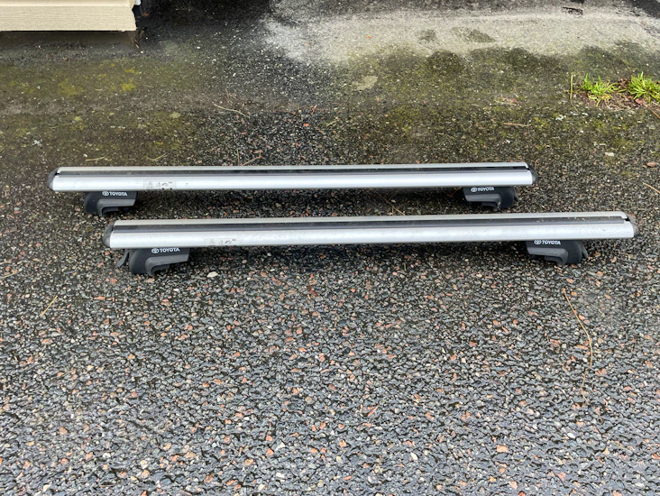 Toyota lasthållare takräcken