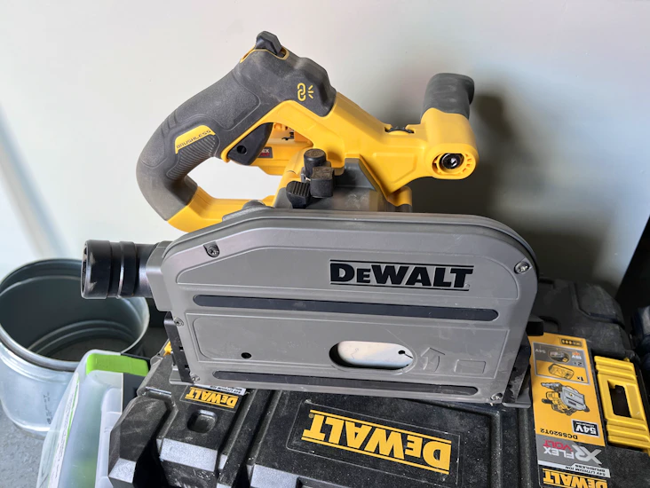 Dewalt verktøysett for baderomsplater. alt verktøy på batteri.