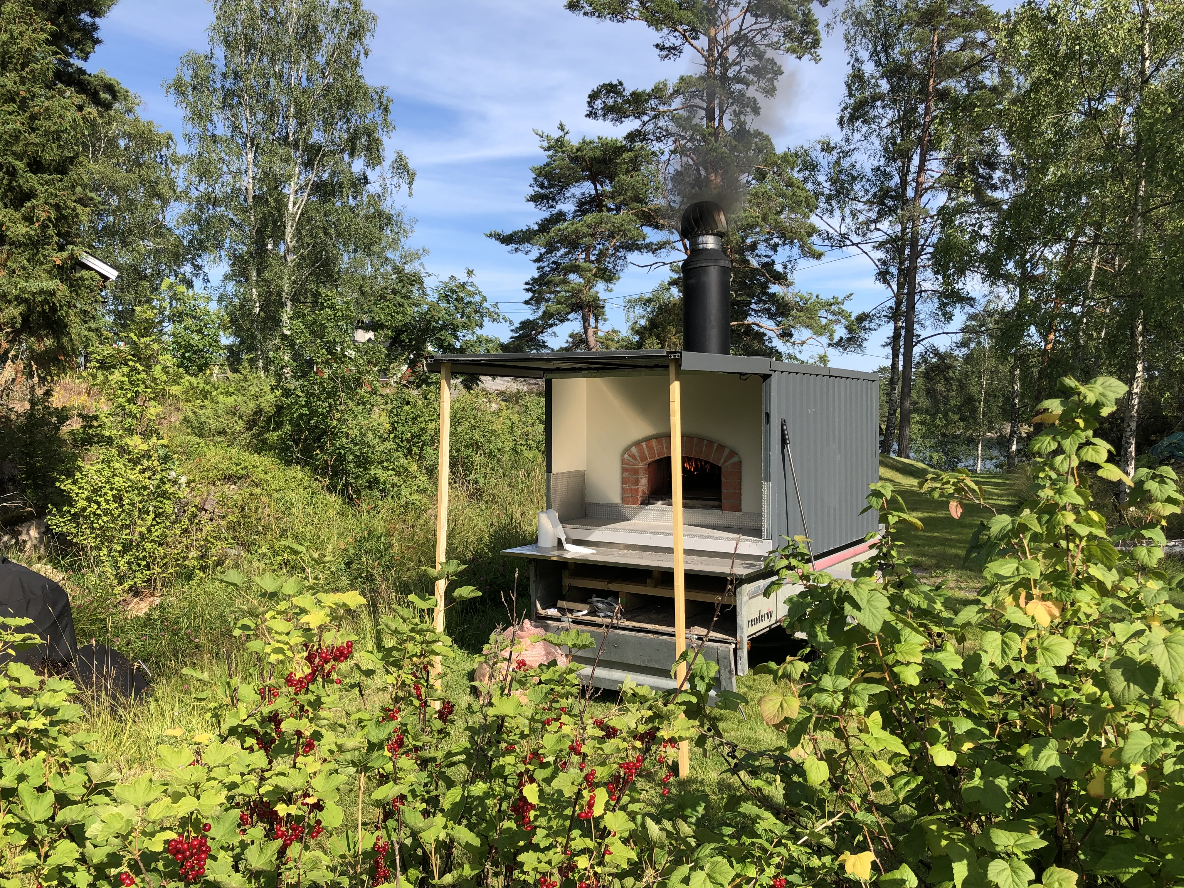 Vedugn på släp uthyres