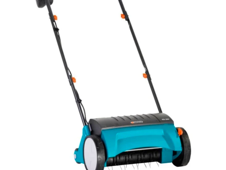 Effektiv plenlufter/mosefjerner fra gardena