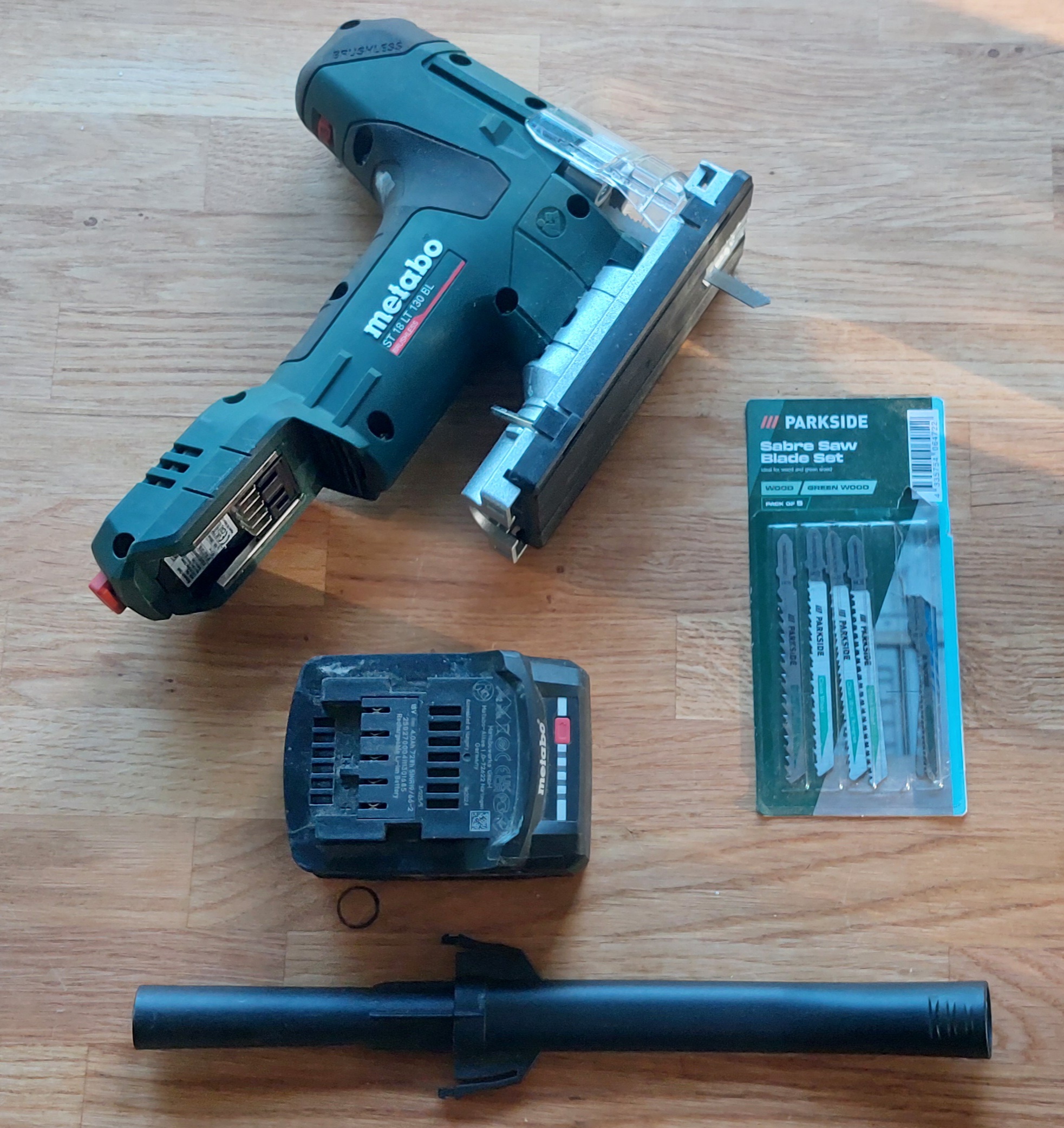 Batteridriven sticksåg metabo