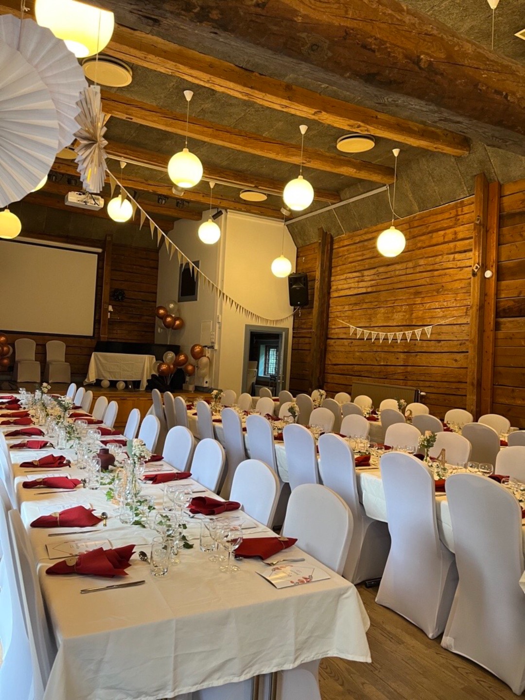 Vita stolsöverdrag (passar alla stolar)