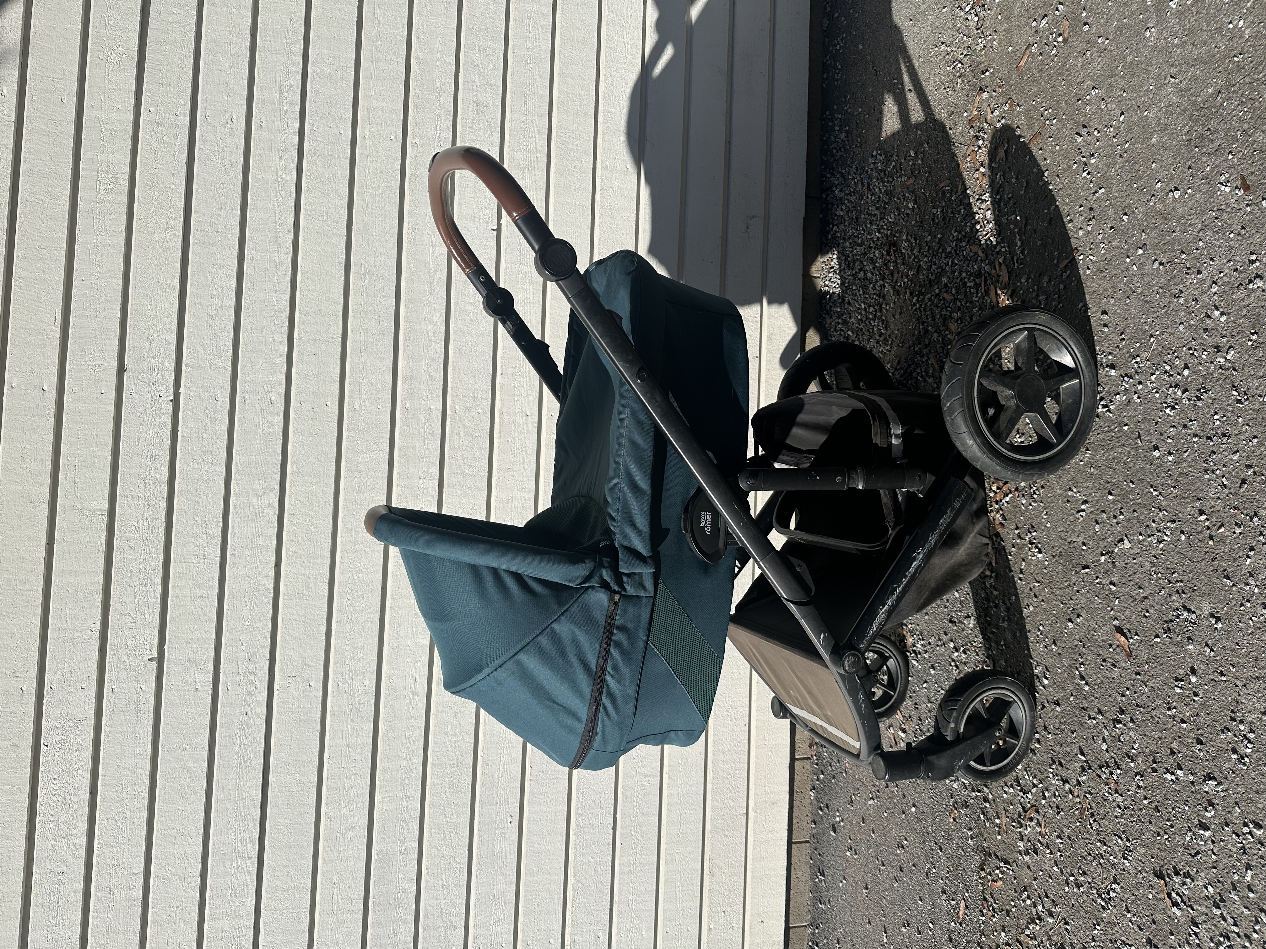 Barnvagn liggvagn britax römer