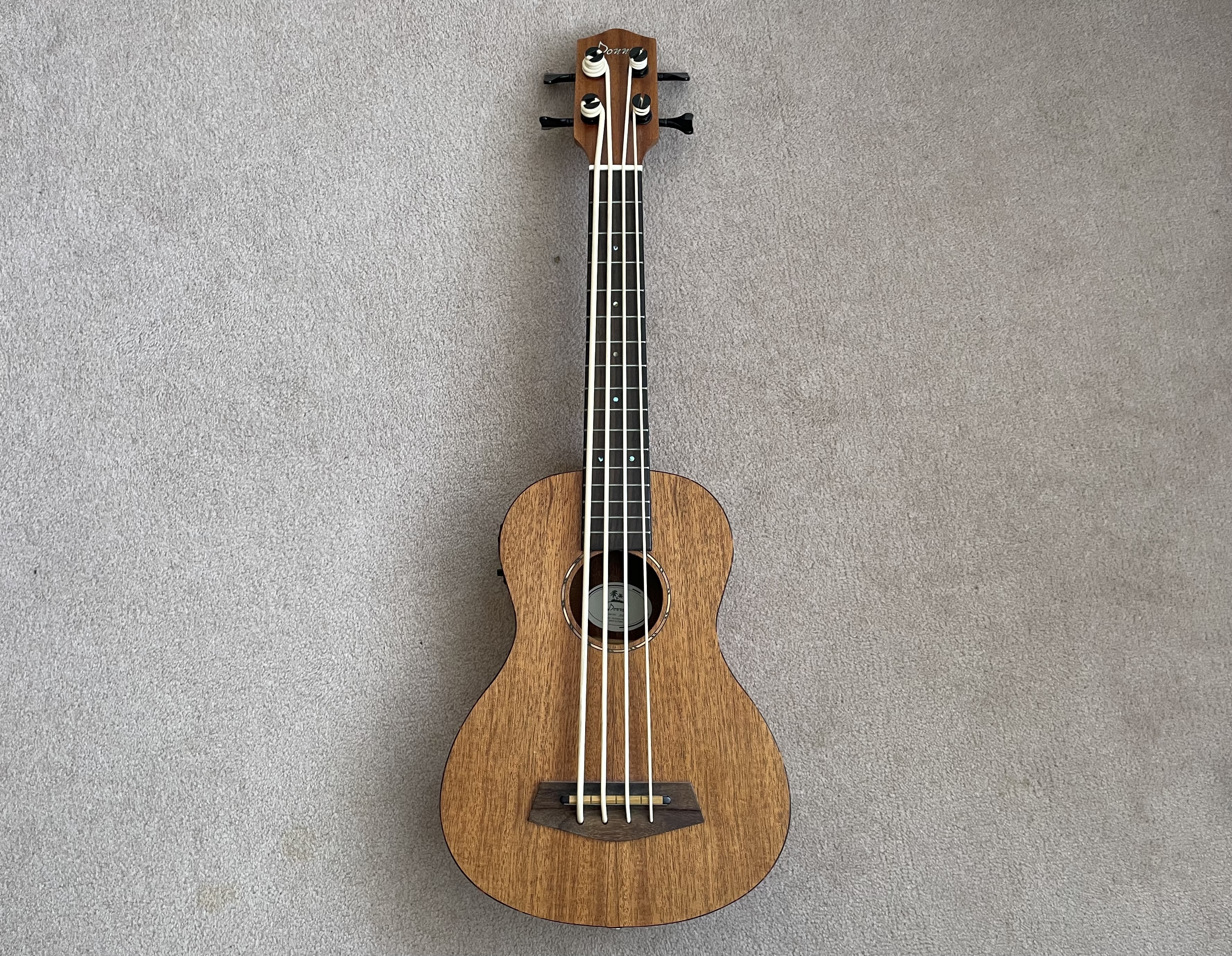 Ukulele bass - electro acoustic, by donner (dub1) with case