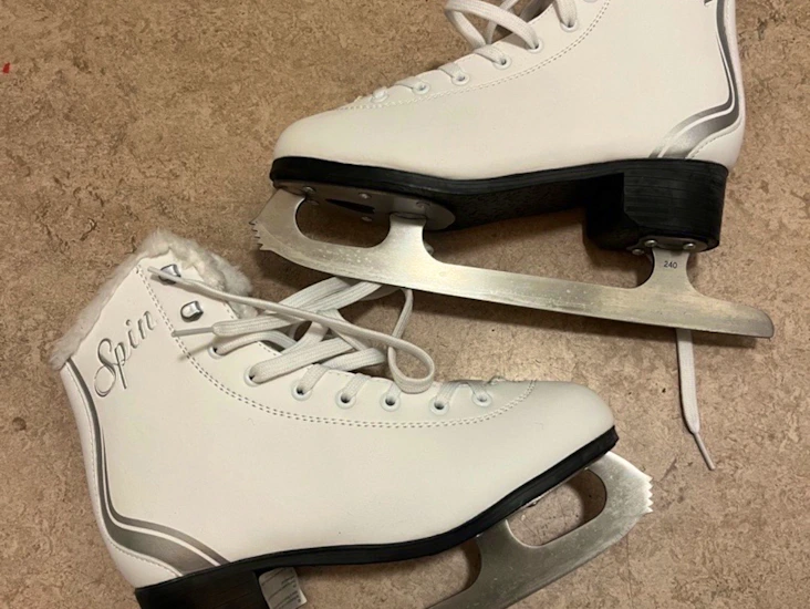 Konståkningsskridskor stl 37