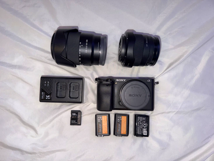Sony a6400 + 18–135mm zoom + 20mm lens | 4k video | travel/vlog/all-round camera bundle |