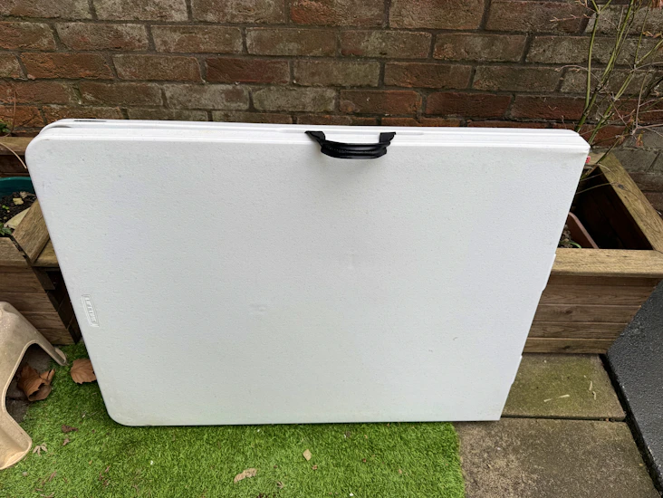 6ft folding trestle table with handle