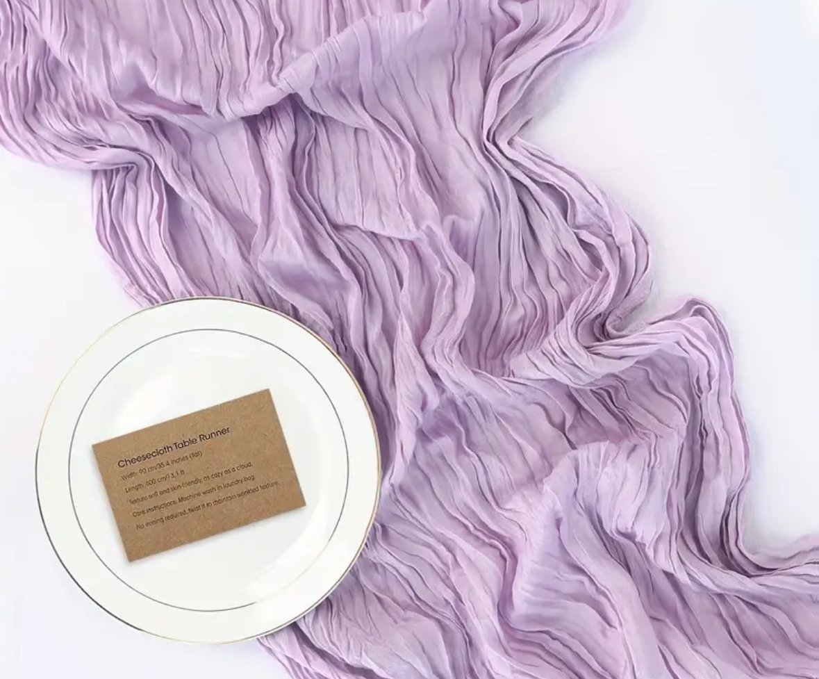 Leie av bordløpere i lys lilla, beige eller grønn