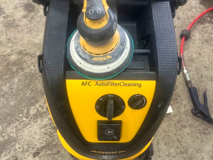 Mirka oscillerande slipmaskin/dammsugare