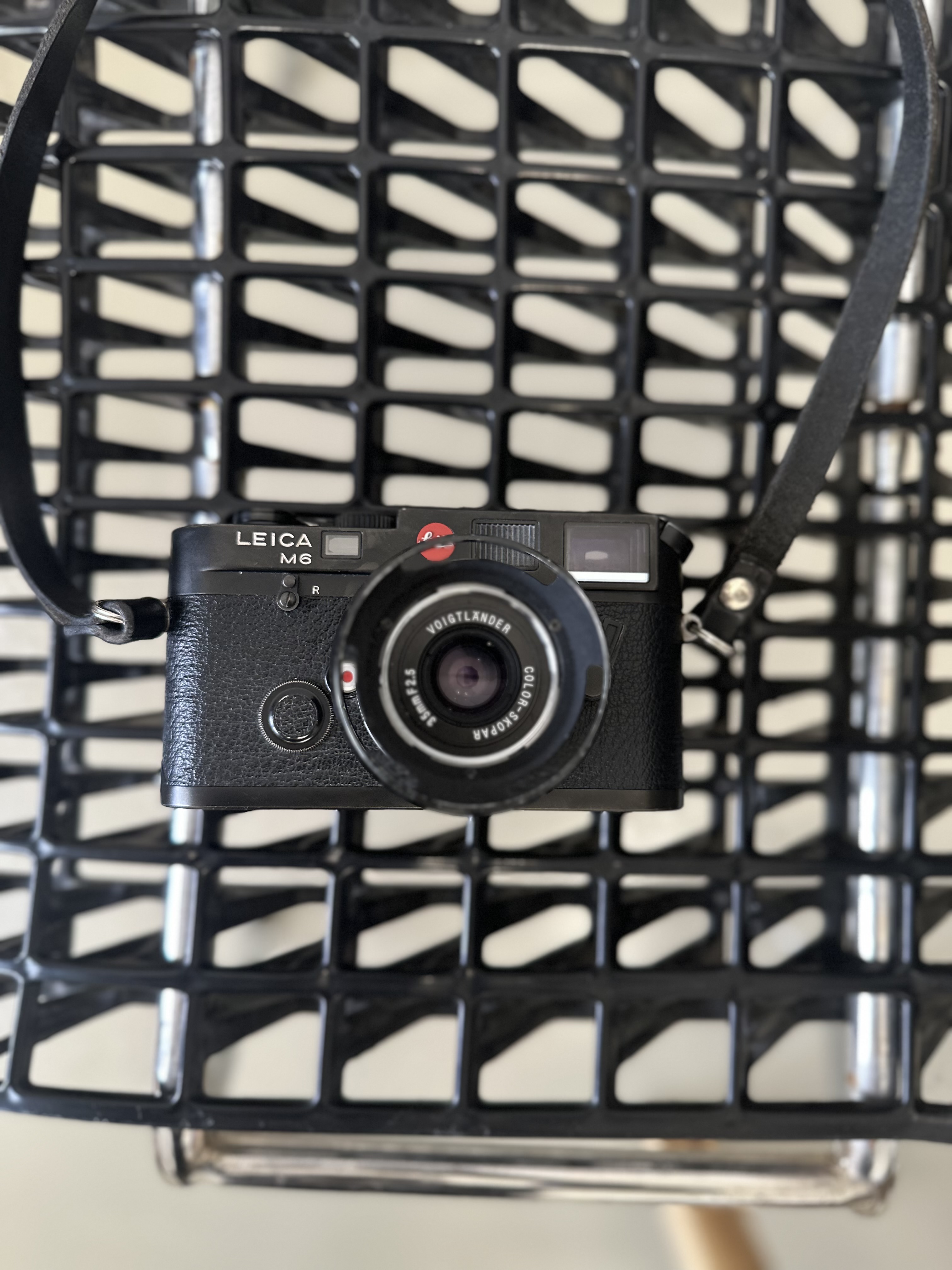 Leica m6 ttl + voigtlander 35mm f2.5 color skopar lens