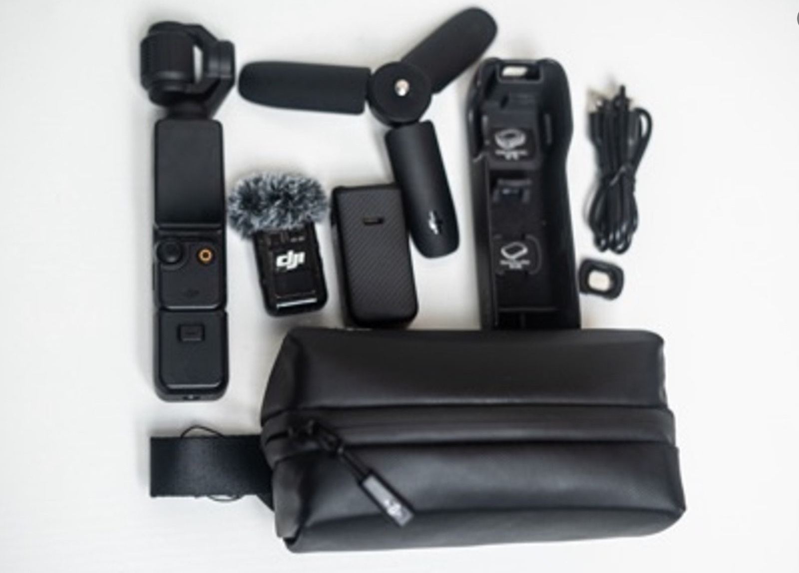 Dji osmo pocket 3  creator bundle 