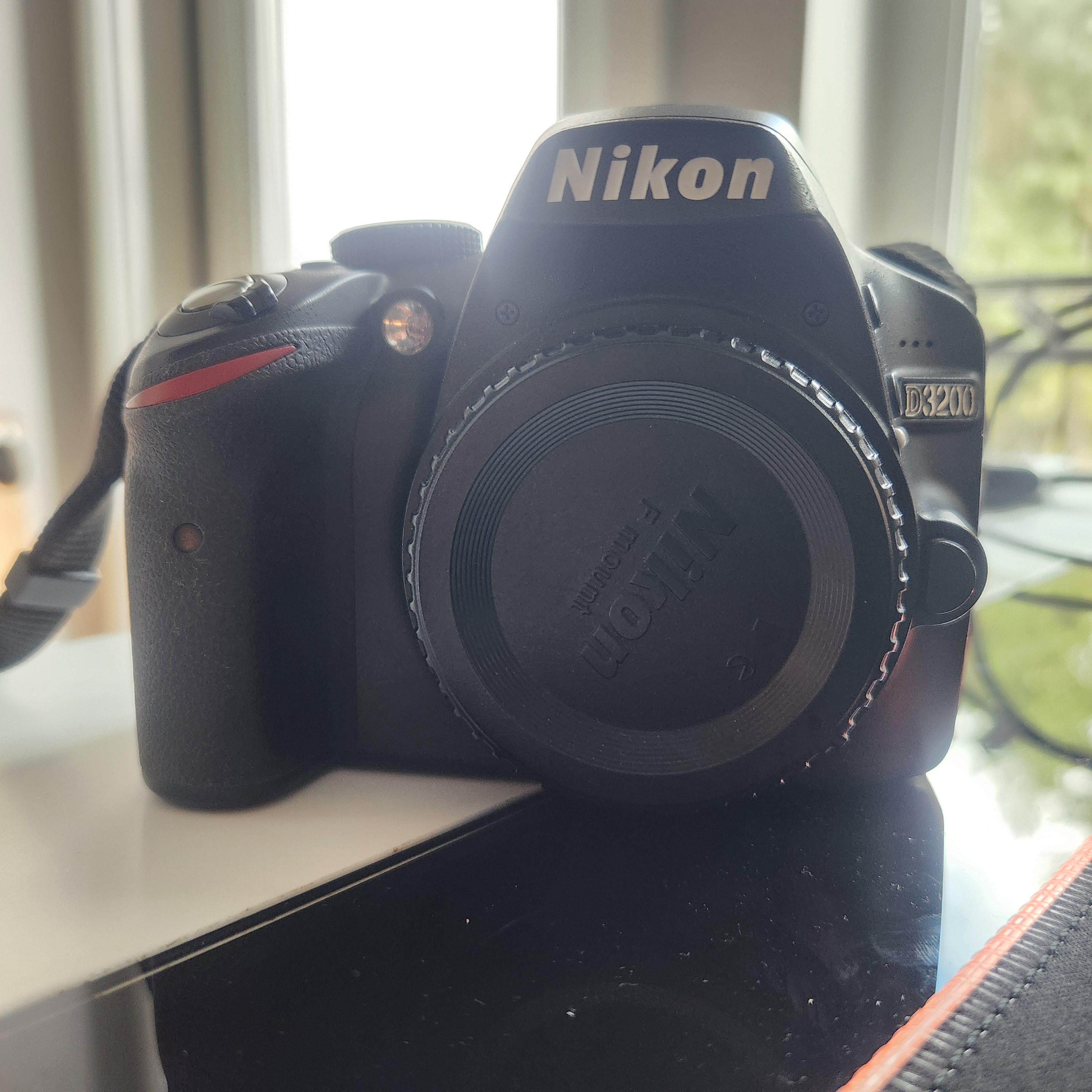 Nikon d3200 dslr with 18-55mm & 55-200mm lenses + case (50mm nikkor optional)