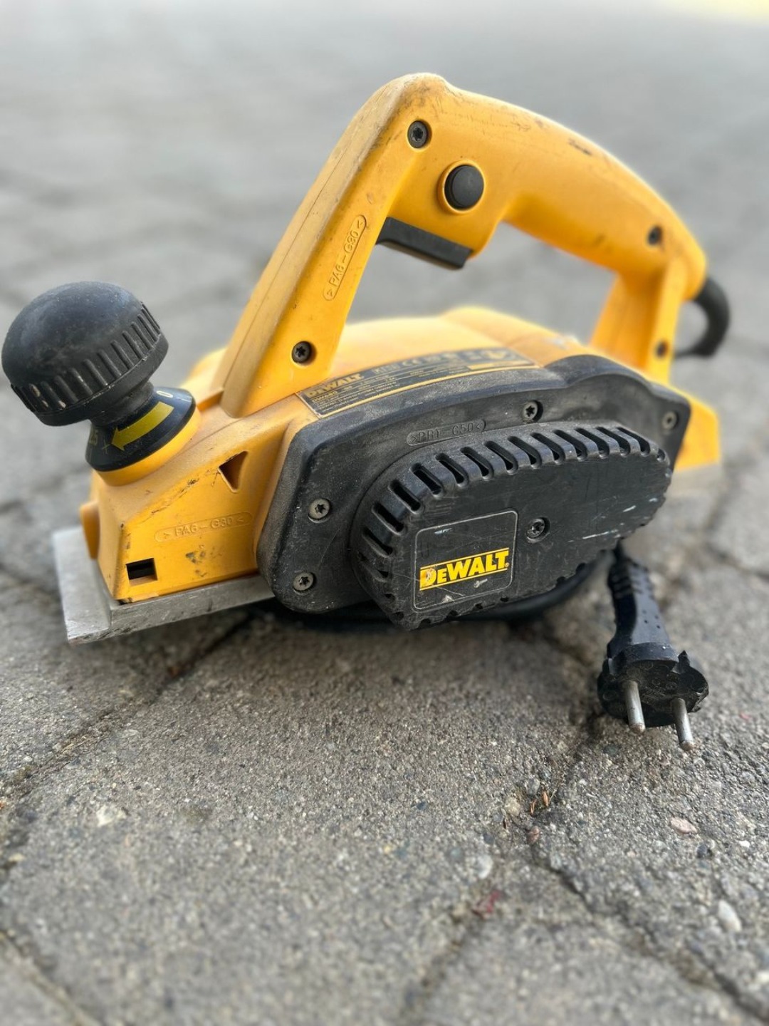 Dewalt dw680 høvel - 230v