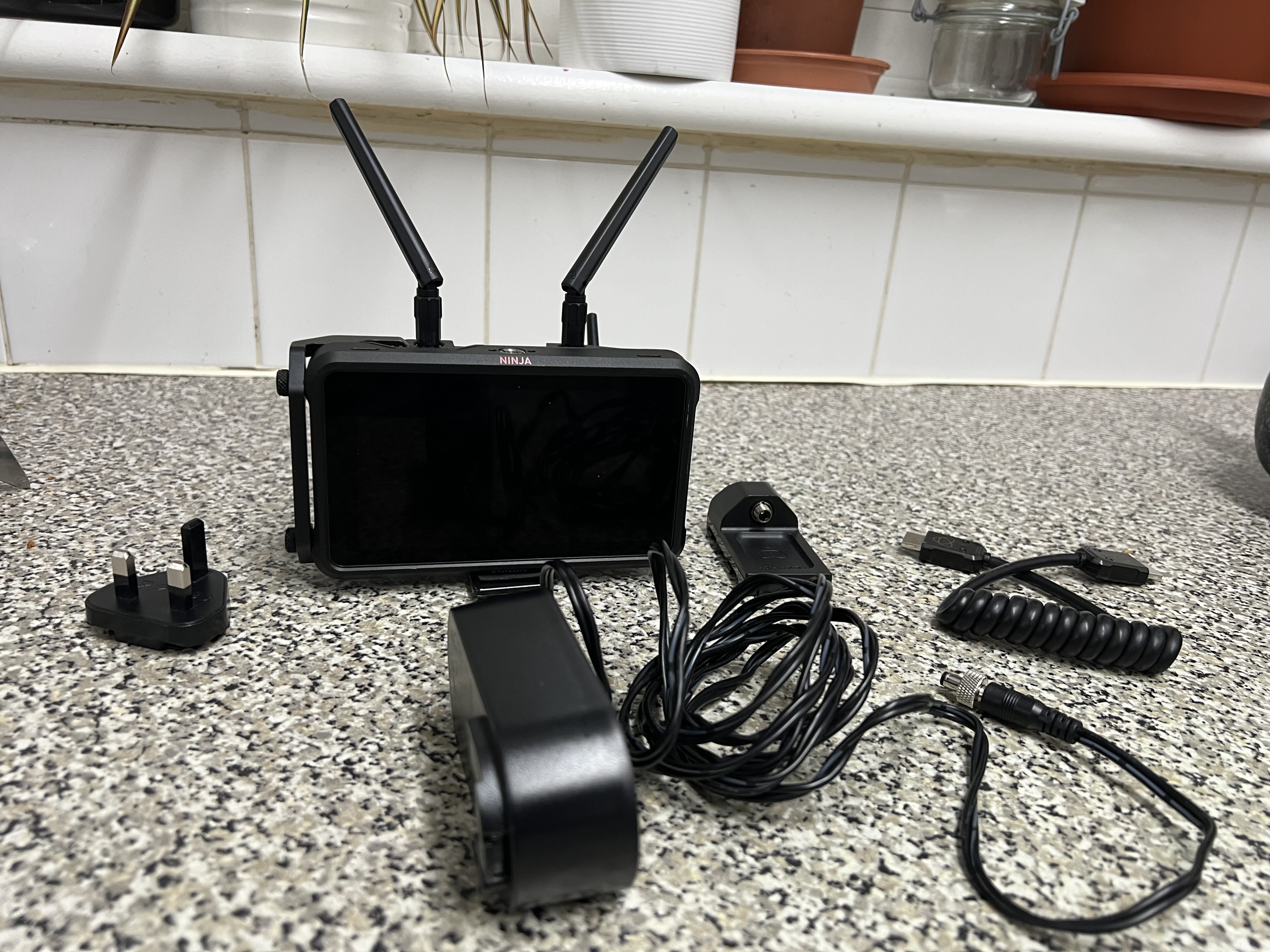 Atomos ninja v w/ atomos connect