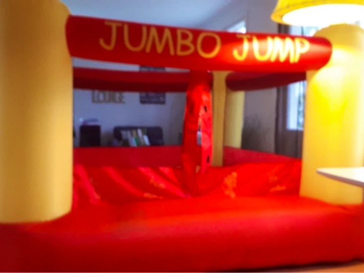 Hoppborg för de mindre barnen