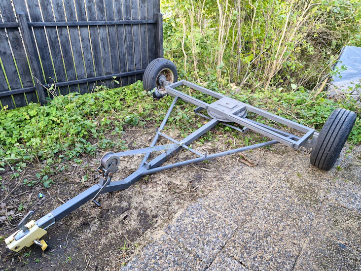 Bildolly, biltransport, dollyvagn, dolly, släpfordon, bilsläp.