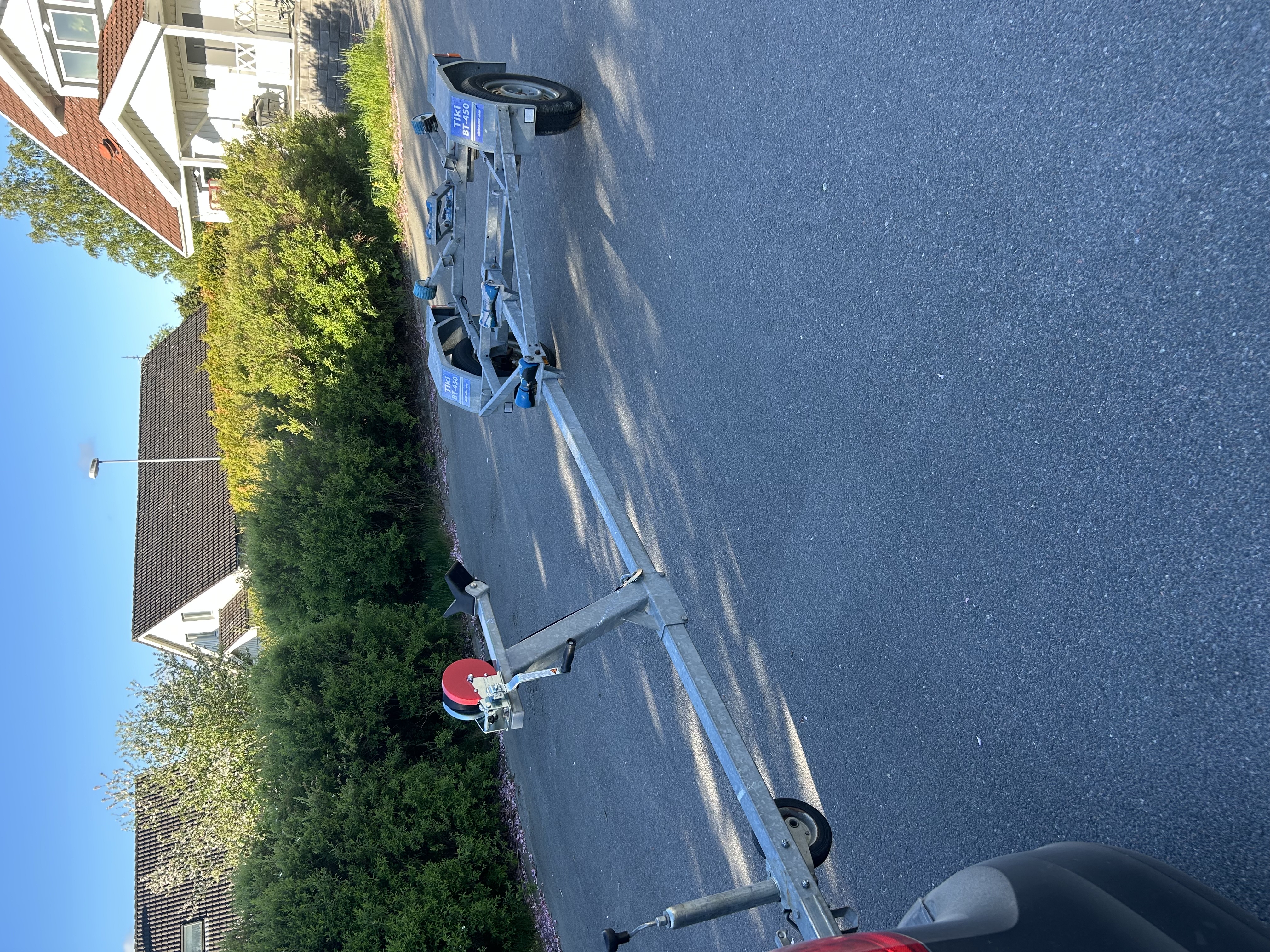 Tiki bt-450 obromsad 80 trailer