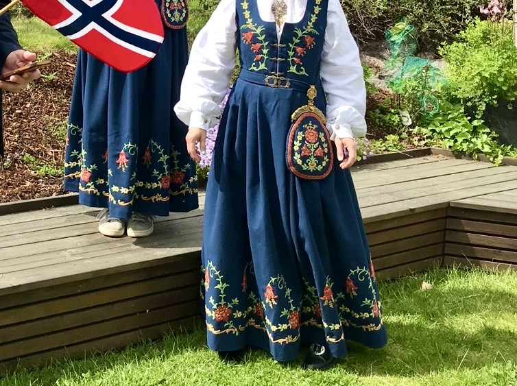 Løkenbunad til leie 🇳🇴