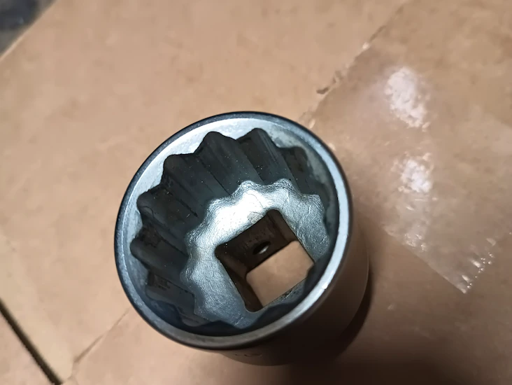 Hylsa för centrum bult mm