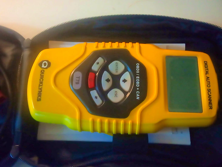 Obd2 vikakoodinlukija quicklynks t79 obd-ii