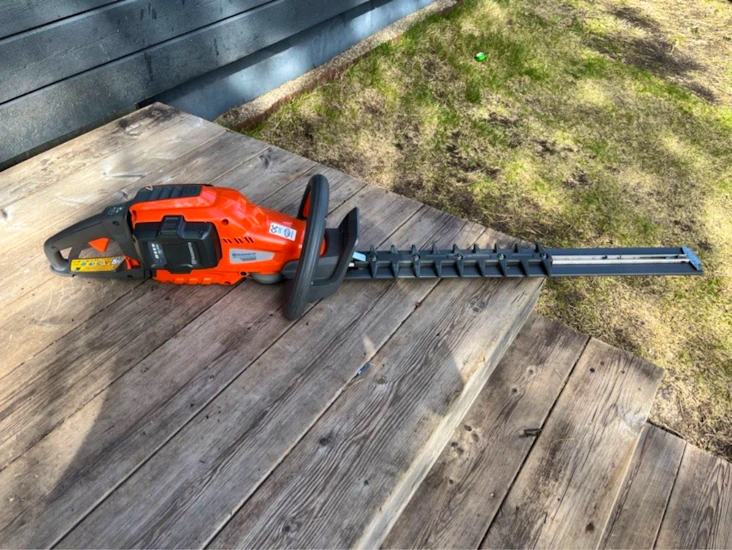 Batteridriven häcksax husqvarna