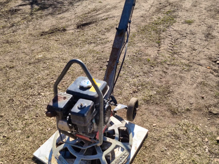 Betongglättare / rotorglättare uthyres – proffsig finish på din betong!