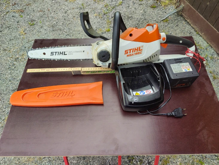 Batteridriven motorsåg stihl msa140c
