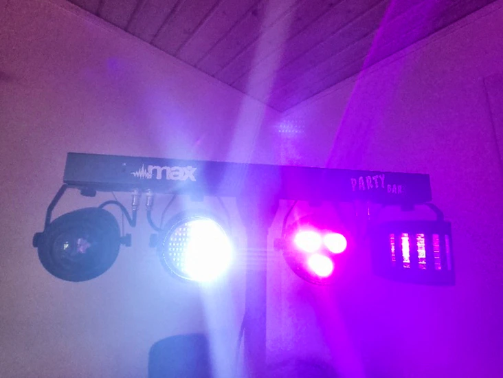 Ljusbar, movingheads och rökmaskin med led