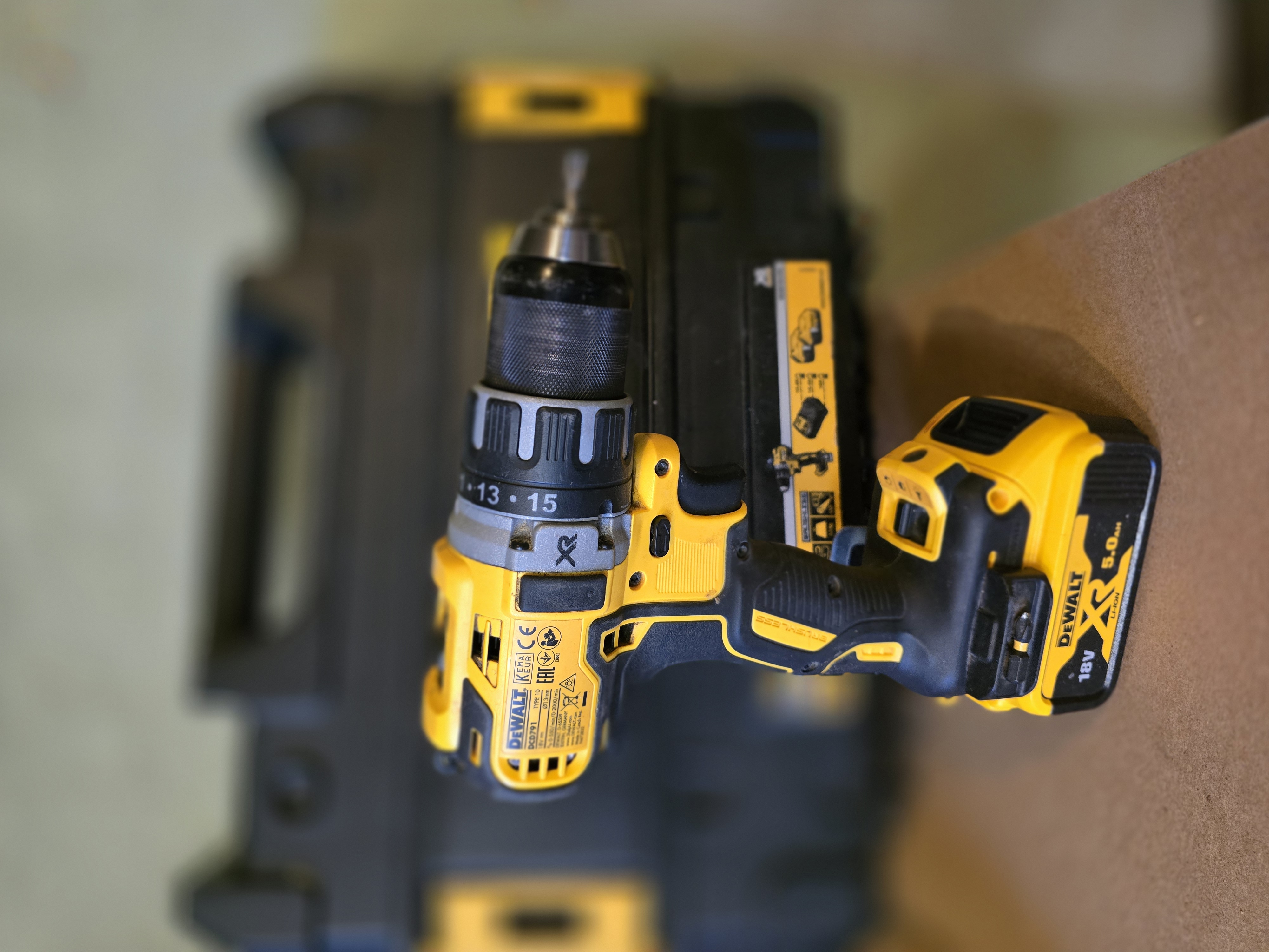 Stark batteridriven borrskruvdragare från dewalt