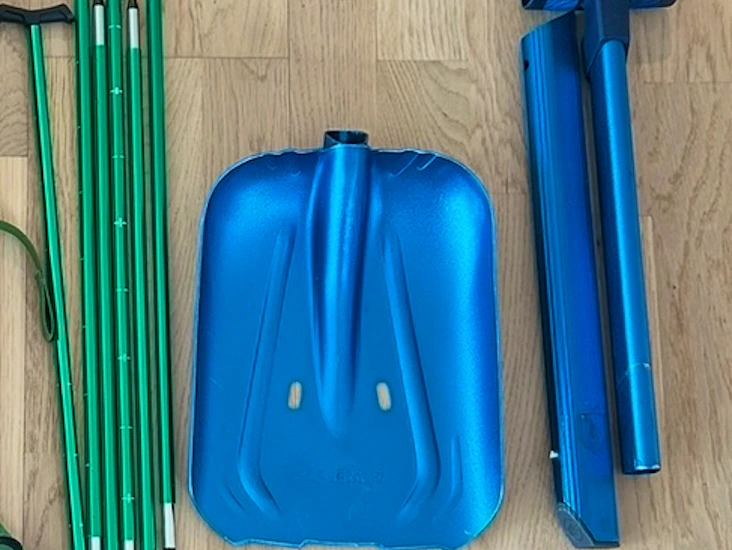 Sammenleggbar spade og søkestang