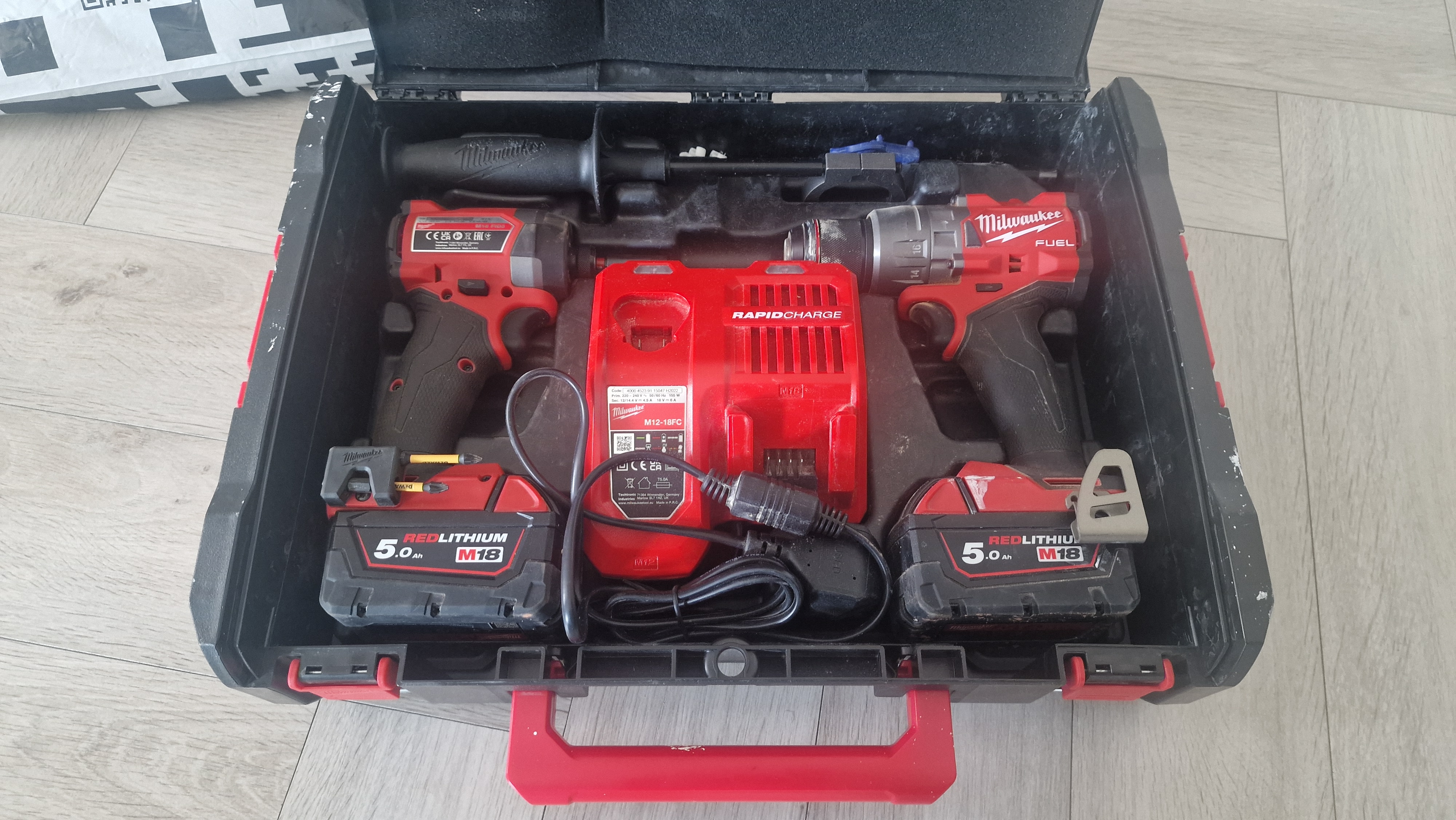 Milwaukee m18 fuel gen 4 combi drill and impact driver