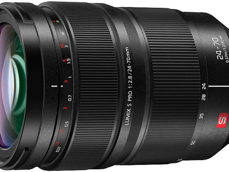 Panasonic lumix s pro 24-70mm (f/2.8)