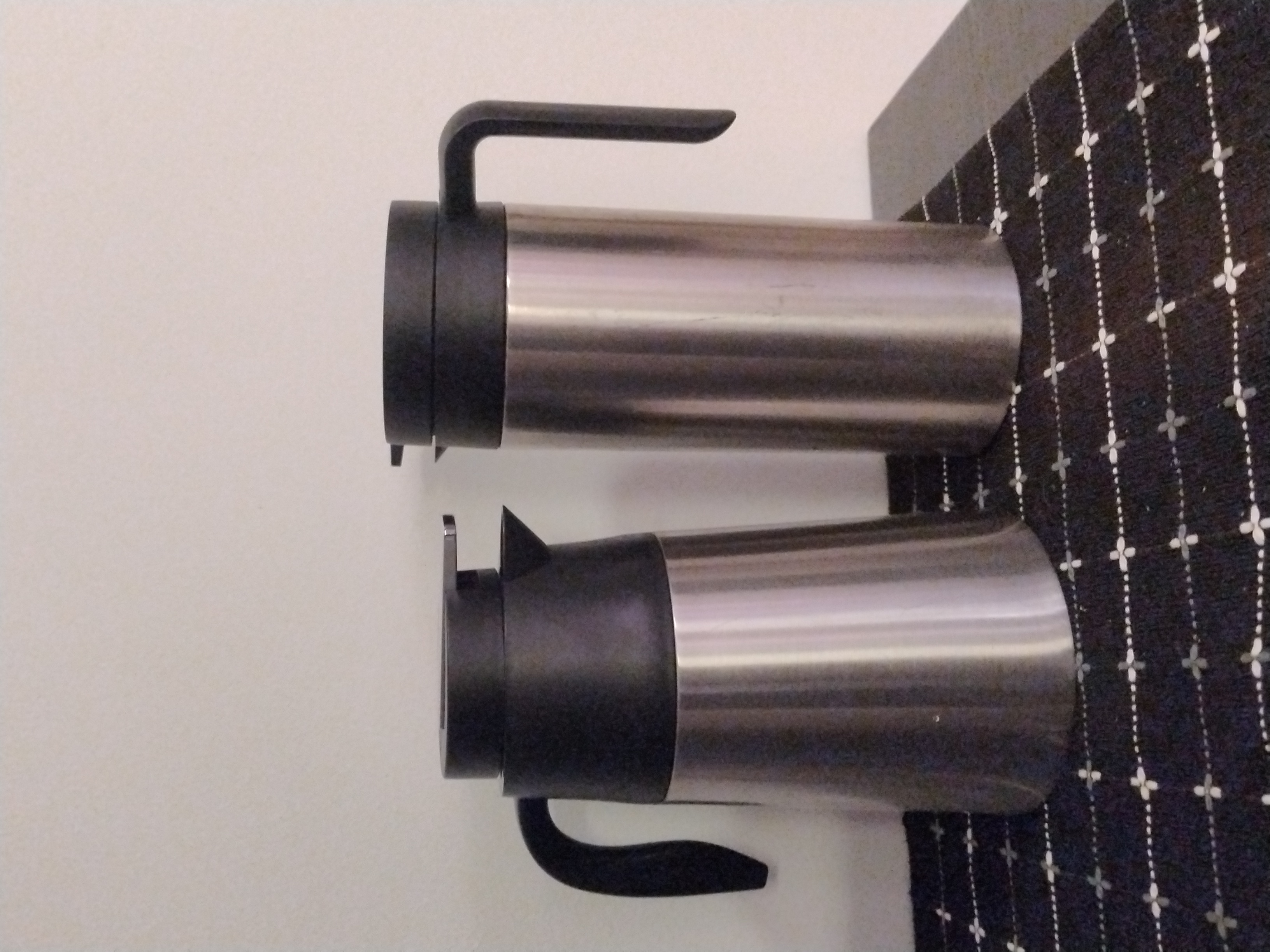 Kaffetermosar för uthyrning – perfekt för utflykt, möte eller event