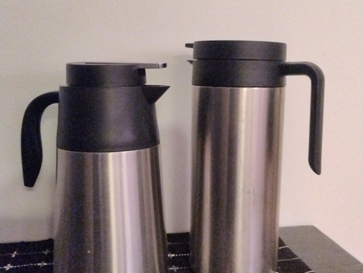 Kaffetermosar för uthyrning – perfekt för utflykt, möte eller event