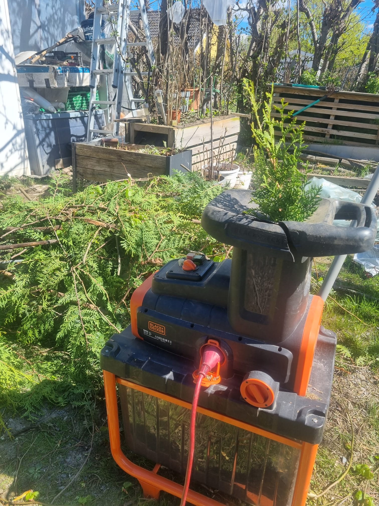 Kraftig black+decker kompostkvern / hagekvern 🌿🪵
