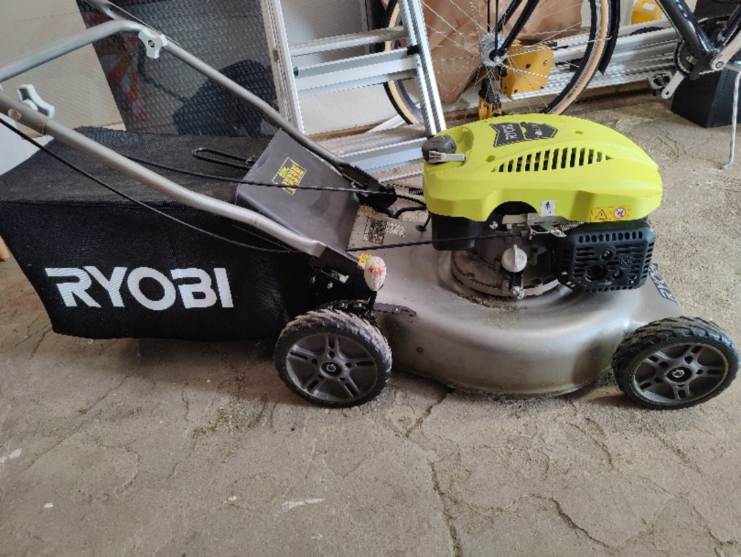 Lei Ryobi 140cc bensindriven av Magnus I i Skepplanda Ale for 100 150 SEK dag