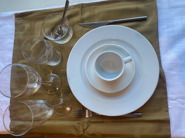 30 gäster bestick glas porslinspaket rund tallrik gaffel kniv glas vinglas champagneglas