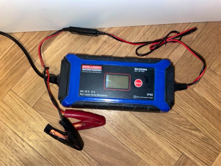 Batteriladdare 12v 8a