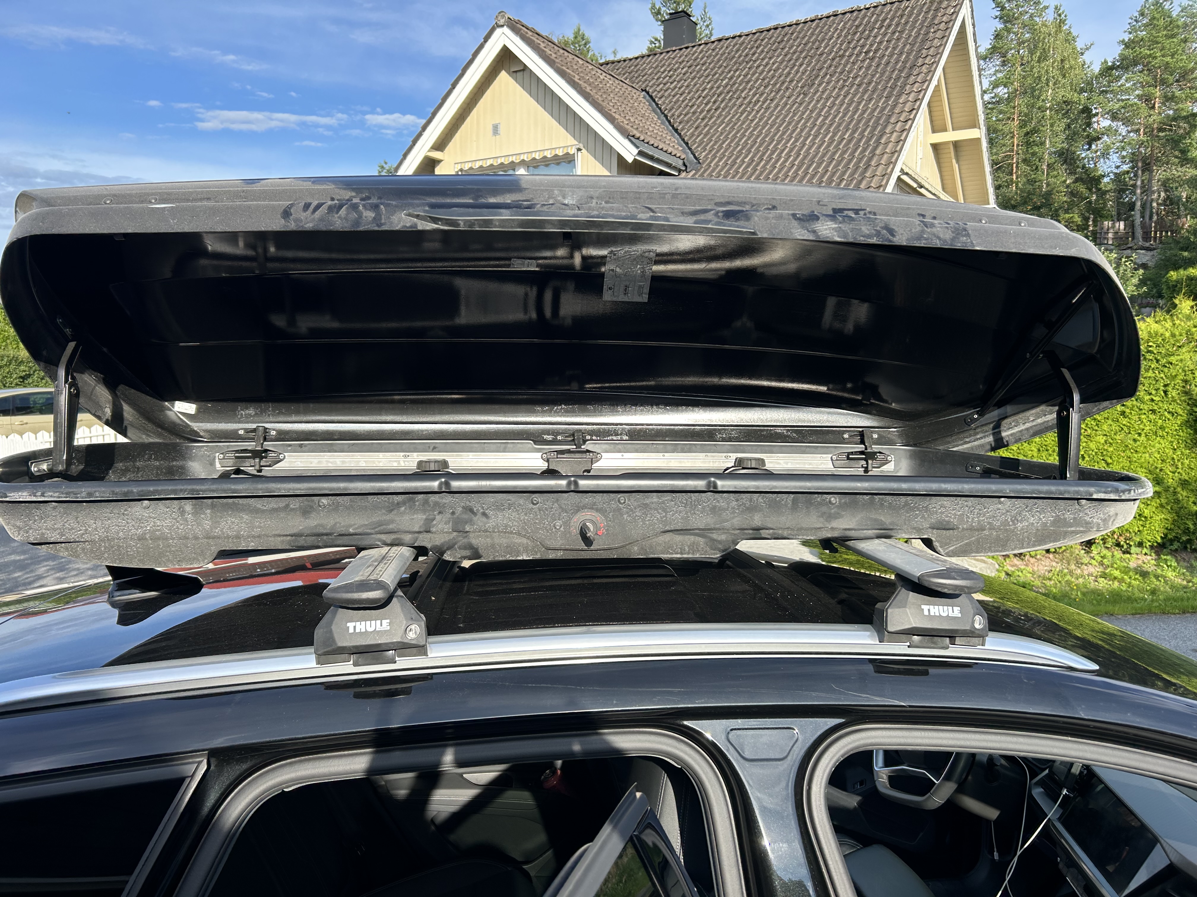 Thule takboks med thule lastestativ( passer til audi q4)