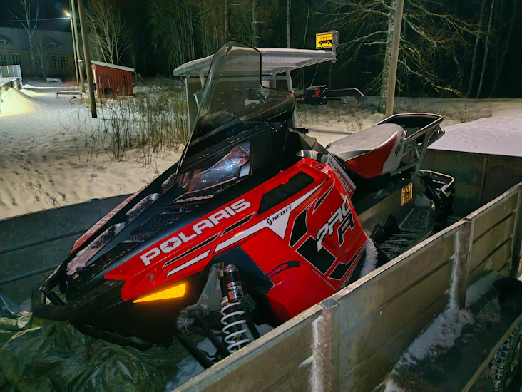 Sport kelkka polaris 600 pro r switchback
