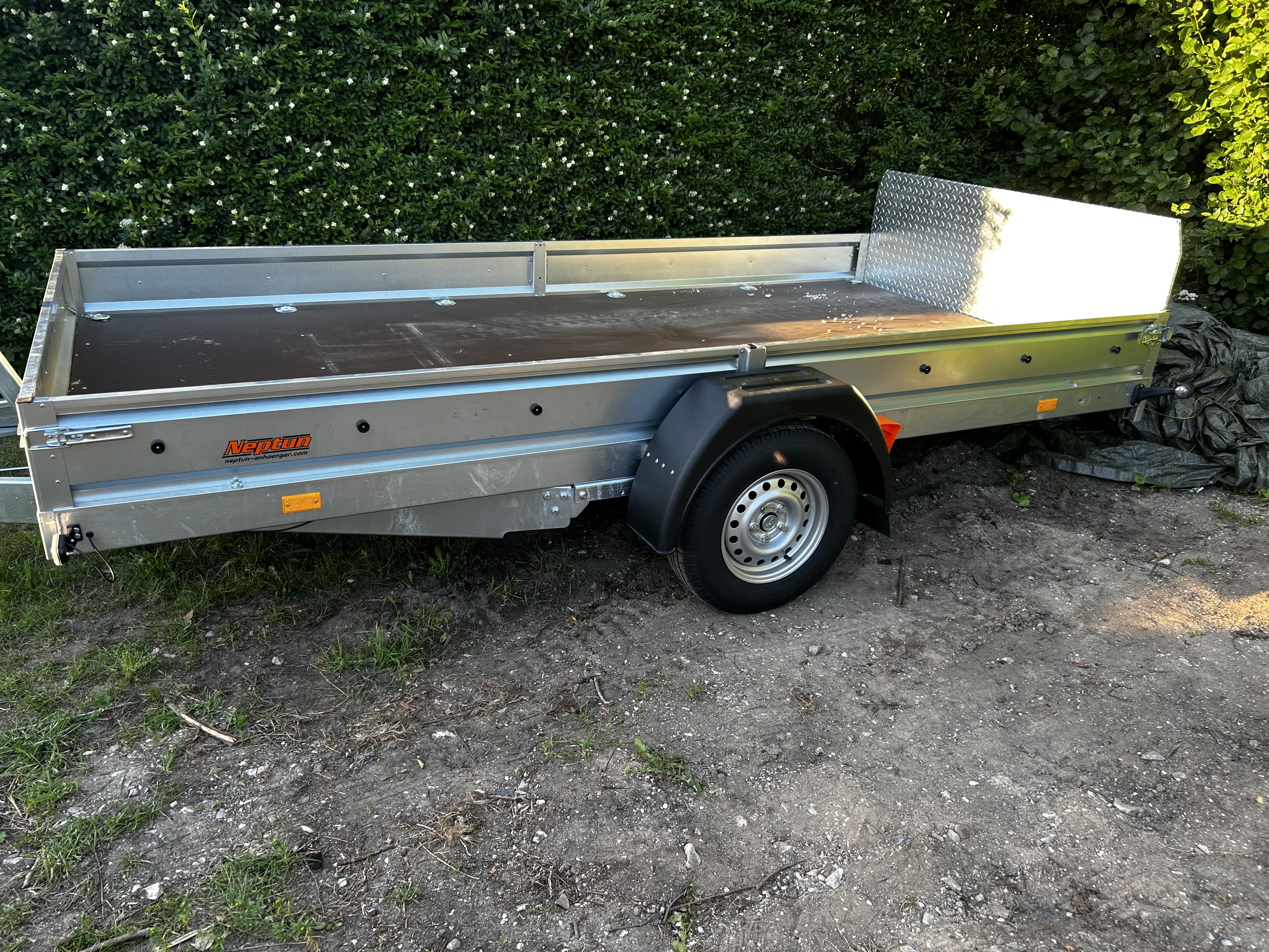 Neptun trailer med vipp